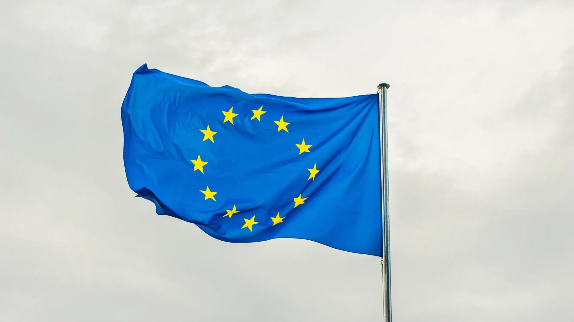 European Union flag - the Digital Omnibus and changes to the AI Act application dates